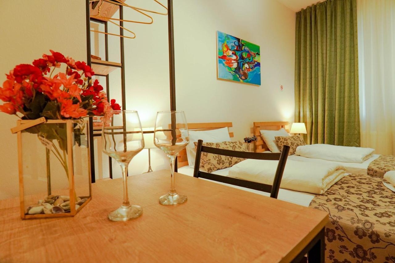 Check-In Hotel Tbiliszi Kültér fotó