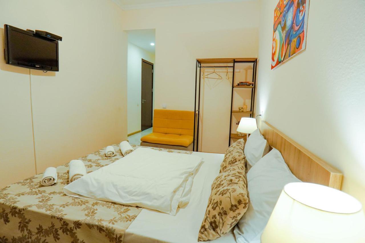 Check-In Hotel Tbiliszi Kültér fotó