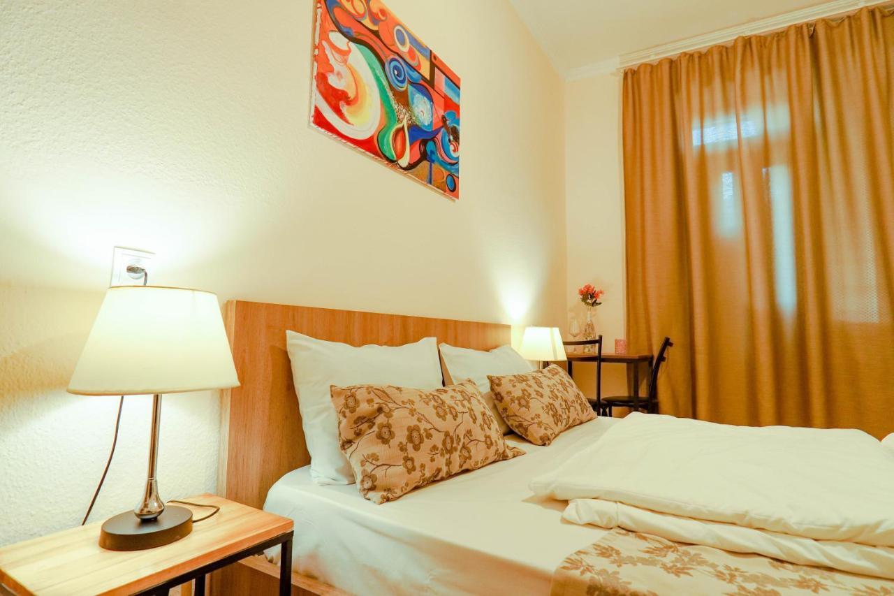 Check-In Hotel Tbiliszi Kültér fotó